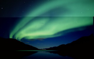 vista-wallpaper-aurora-at-night.jpg